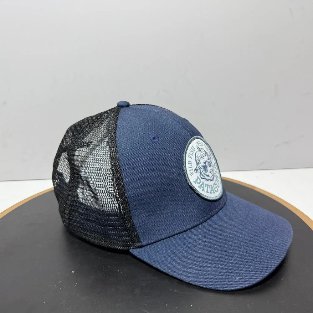 Patagonia Trucker Hat Men Bear Wild Fish Wild Waters Grizzly Bear